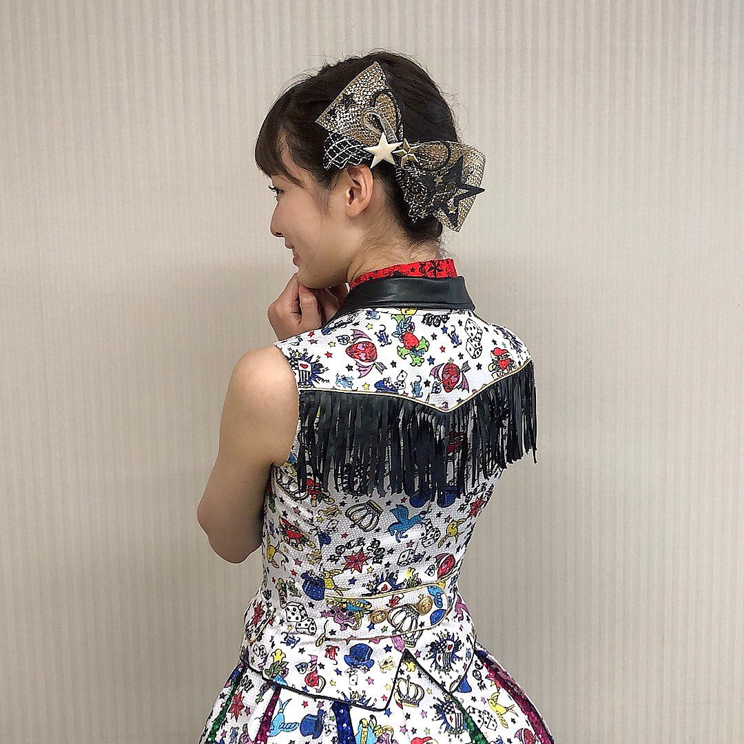 浅井七海 リボン 昨日のtifの 髪飾り 大きなリボンの髪飾り とっても可愛くて これの位置を あえて後ろにして ヘアアレンジも Moe Zine