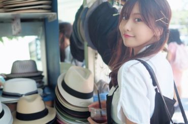 暑い日が続いてますが、
熱中症に気をつけてね。
冷たいドリンクで体冷やしたり
小まめに水分補給！心配です(o_o)
.
帽子もかぶってね...