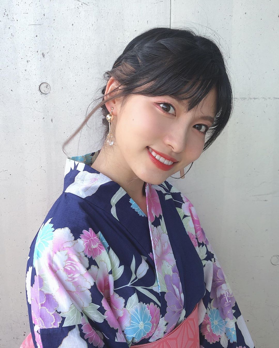 谷口めぐ 浴衣に合わせてピンク系のメイク 濃い浴衣はどうですか？♡ 1番最後の写真が1番メイク分かるかもアップめの写真だから 浴衣