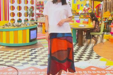 本日も王様のブランチありがとうございました！

チーズフォンデュのケーキ、おいしかったなぁ .
.
.
衣装はこちらです
シャツ
スカート
シューズ
ISSEY...