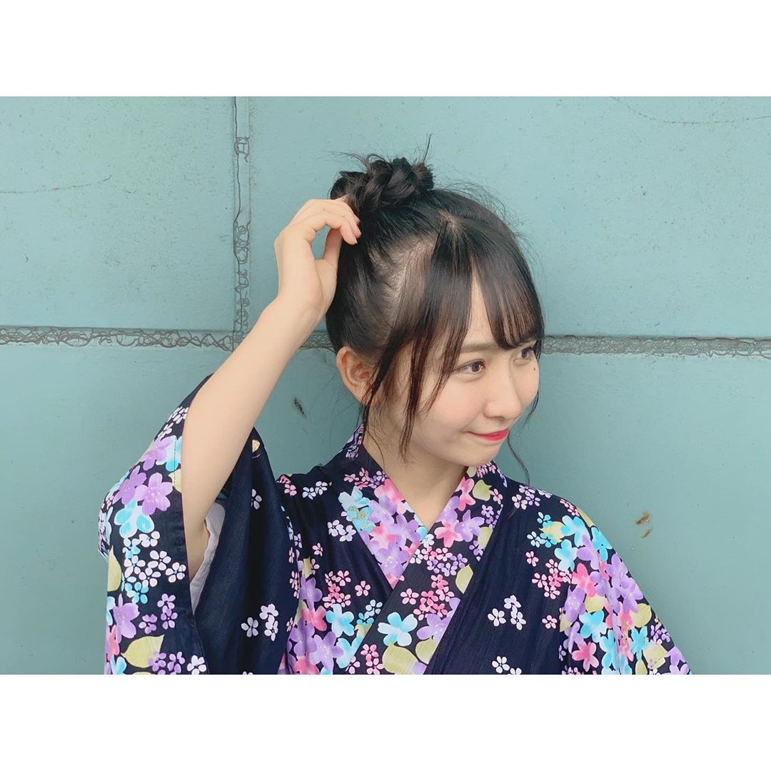 山邊歩夢 浴衣といったら お団子ということでお団子 どうかな 髪型 ヘアアレンジ お団子 浴衣 Moe Zine