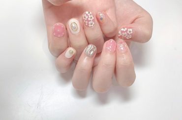 .﻿
﻿
﻿
﻿
ジェルネイル﻿
﻿
﻿
どうしても4コンサートの前に﻿
ネイルがしたく、駆け込みで﻿
ネイルへ~~~﻿
﻿
やりたいもの詰め込みで可愛すぎて﻿...