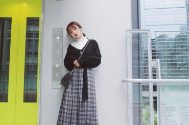 N WITH.コーデ
ブラウスとスカートは既に
発売してるアイテムで、
上に着てるニットは29日に
発売予定です。

トップスとしても羽織りのカーディガンとして...