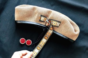 背中

ベレー帽の流れるリボンと
ワンピースの後ろリボン。
どちらもすごくお気に入りだから
本当は後ろ姿まで見せたかったなぁ

昔作ったお気に入りのイヤリングを...