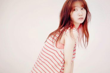 .
新曲サステナブルのジャケ写♡
オフショットです
ナチュラルメイク！超ナチュラルです。
自然体を撮っていただきました。 
おはずかし！
....