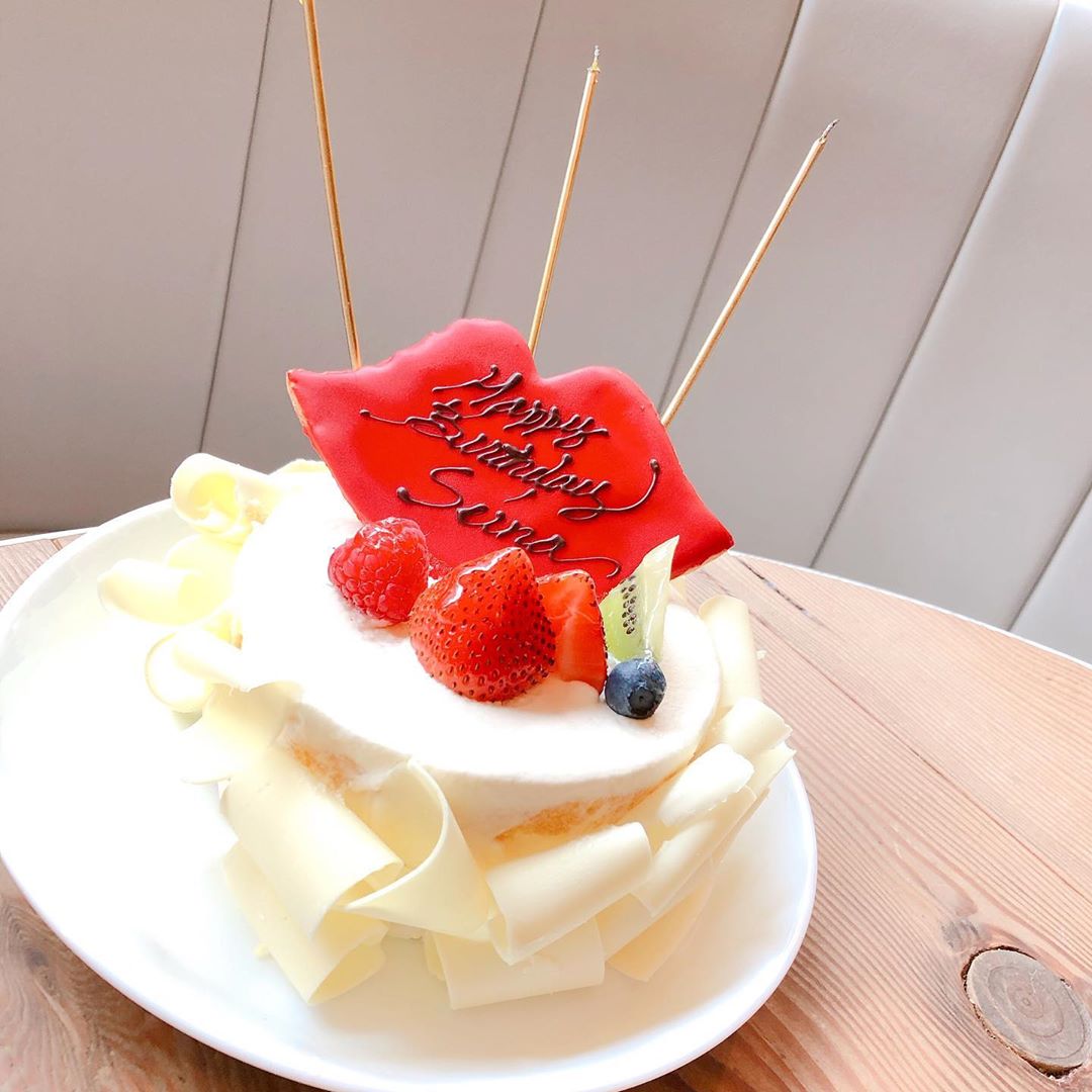込山榛香 Seina Ff のお誕生日お祝いを 可愛いケーキでお祝い出来て良かった Madisonnewyorkkitchen B Moe Zine