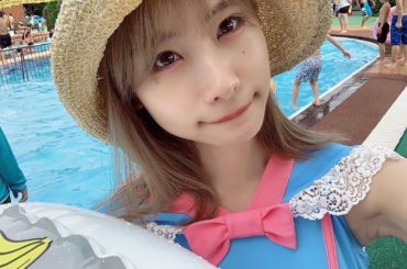 水着もーいっこあったけど今年はもう海もプールも行かなそう
てか気づいたんだけど、2枚目の写真の右側後ろで子供のユニコーンの浮き輪を頭にかぶってる人いるんだけど、...