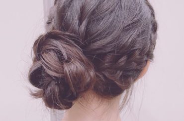昨日の髪型だよ〜
ヘアーメイクさんにふんわりイメージを伝えたらこんな素敵な髪型にして頂きました〜
(両サイド編み込み・下にお団子 ・ふわふわとした感じ)
浴衣女...