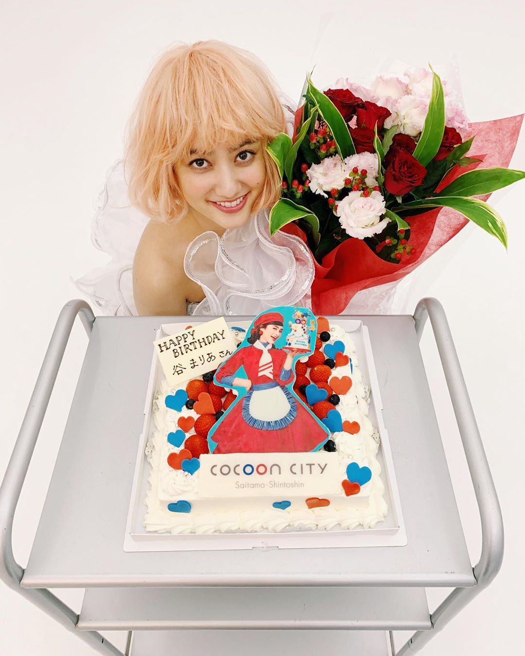 谷まりあ 大好きコクーンシティのみなさんがお祝いしてくれました とっても嬉しかったぁみんなcm見てくれたかしら ありがとうございました Moe Zine
