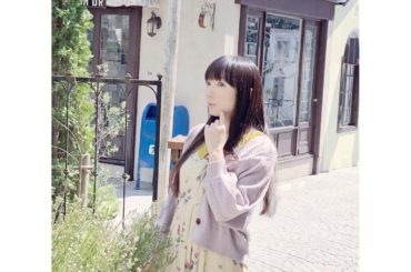 .
夏休み記念その33♪

ニュータイプ連載撮影の時の写真です♪外の景色も可愛いスタジオで♪

2枚目はお土産にいただいたノートです♪
私は1番上の黄色をいただ...