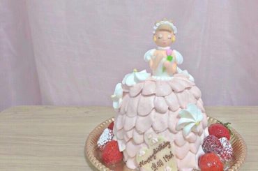 ・
・
お母さんからの今年の
お誕生日のケーキ
箱開けた瞬間
かわちいすぎて 泣いた…
・
#ケーキ #誕生日ケーキ  #誕生日サプライズ 
#新宿 #伊勢丹 ...