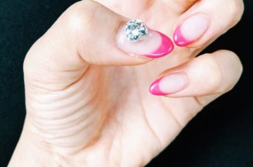 New nail ピンクのフレンチにブレスレットはずっとお世話になってるなおちゃんから誕生日プレゼントで頂きました大好きなハードウェアいろいろなことを教えてもく...