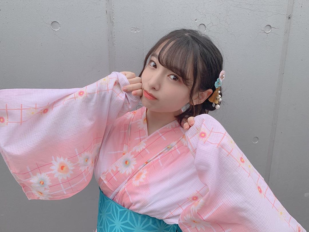 久保怜音 今日は薄いピンク色の浴衣 そして帯は水色 実は私の推しペンライトカラーの組み合わせなんだぁへへ 浴衣 ピンク 水色 お祭り デート かんざし Moe Zine