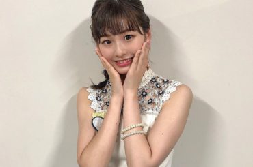 .﻿
﻿
﻿
﻿
お花﻿
﻿
﻿
昨日の4コンサートの﻿
オープニング衣装﻿
﻿
お花の刺繍に首詰まり衣装という﻿
私の好みドンピシャの形でした♡﻿
﻿
衣装に...