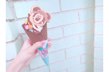 .

.
インスタ映え映えのかわいいソフトクリームと
.
そして、最近はマニキュアにハマっているのですが、
キャンメイクのマニキュアがすごく可愛かったです .
...