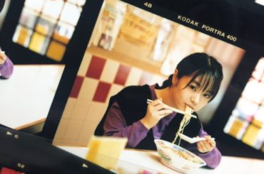 mini発売﻿
今月の連載"それいけ！ラーメン部"は仲良しの阿部ちゃんが撮ってくれました！みてね〜︎﻿
#深夜の飯テロ #ラーメン部 #お腹すいた...