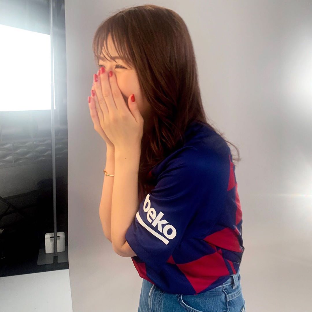井口綾子 本日時 Wowowリーガダイジェスト放送です 今夜のテーマはバルセロナ ということで私もバルセロナのユニフォーム着ています 今日は Wowow無料放送日なので Moe Zine 井口綾子 本日時 Wowowリーガダイジェスト放送です 今夜のテーマはバルセロナ ということで私もバルセロナのユニフォーム着ています 今日は Wowow無料放送日なので Moe Zine