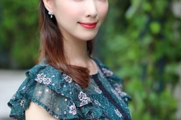 おはようございます
.
たくさんご質問頂いておりました
こちらのワンピースが本日発売となりました
.
大人綺麗なモスグリーン色のレース生地に、うっすらサクラ色の...