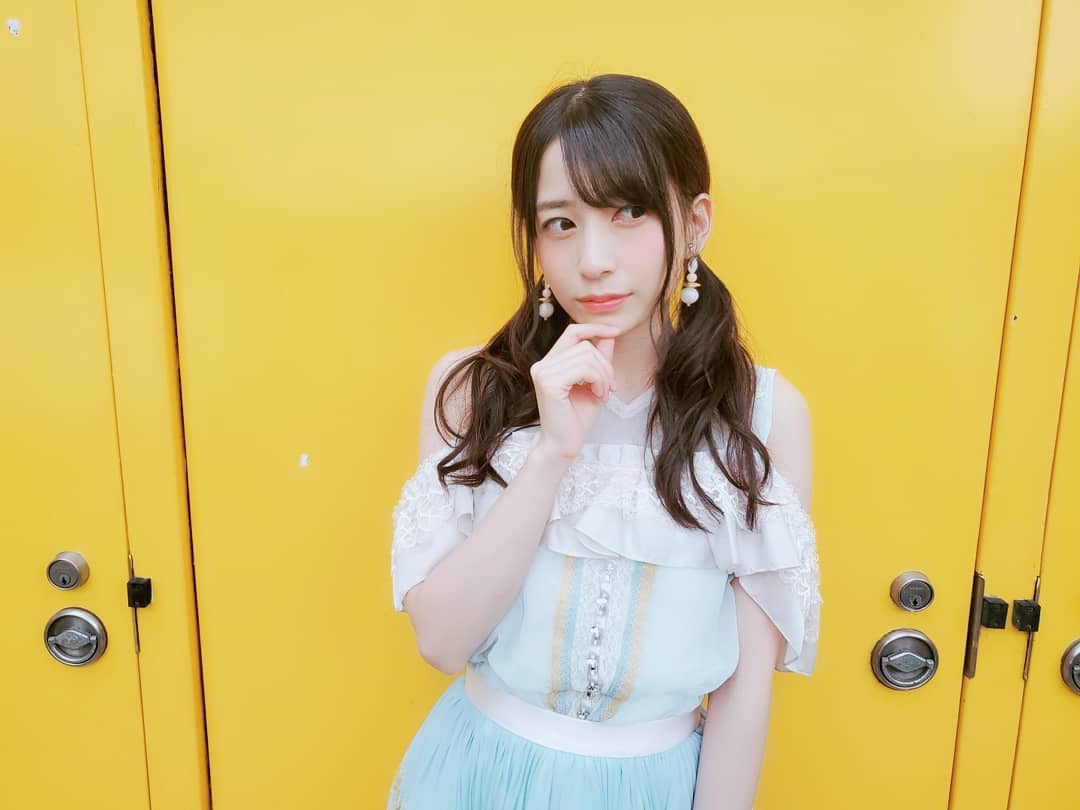 佐々木優佳里 可愛い衣装 全国握手会 衣装 ヘアアレンジ 低め ツインテール Moe Zine