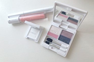 .
大好きなコスメ♡
CHICCAの秋コレ全部好きすぎて...。
眺めてるだけで幸せ...。
この中で特におすすめなのが、
メスメリックグラスリップオイルの
シ...