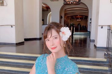 ﻿
ホテルのロビーで すれ違った おじさまに﻿
“ お嬢ちゃん どうぞ ” って 急に﻿
ハイビスカスを 髪につけてくれたの﻿
﻿
ハワイといえば ハイビスカス...