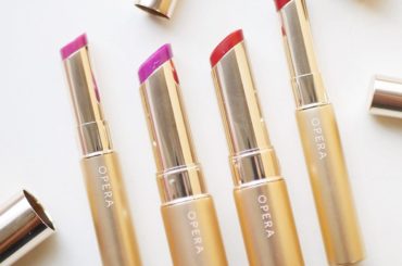 .
OPERAから明日限定発売される限定色の、
103 ガーネットジェムと
104 クリアアメシスト
の2色が、ビューティーナビの編集部にあったので
付けてみま...