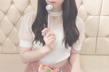 まだ暑いからカキ氷！
インスタには黒髪初登場(^-^)...