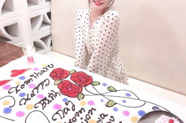 
﻿
﻿
﻿
この間お仕事終わりに、美音とご飯に行ったら…﻿
﻿
さやや・亜美・めぐも居てお祝いしてくれました！﻿
﻿
﻿
ビックリしたーーー﻿
﻿
みんなあ...