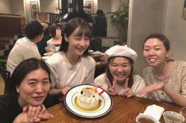 .

大好きな3人に囲まれて
嬉しいよお〜〜
一緒にお仕事はもちろん
プライベートでも気兼ね無く
いられる方々です⁽⁽ ◝(´꒵ `◍)◟...