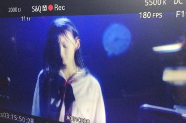 モニカ、夜明けだ
MVのオフショット動画です(＾ν＾)
脚で水を蹴ったらカメラマンさんに水がかかりすぎて笑ってしまったミス動画です笑
、
笑っちゃってやばって思...