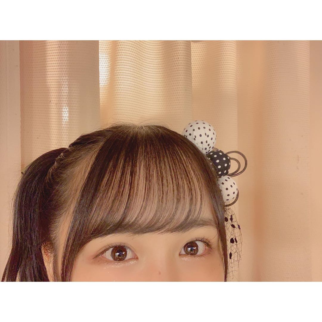 山邊歩夢 前髪どうやって作ってるの って質問をたくさんいただくので 語彙量ないけど ぜひ まず前髪全体的にアイロンを スッってかけて前髪を3等分にわ Moe Zine