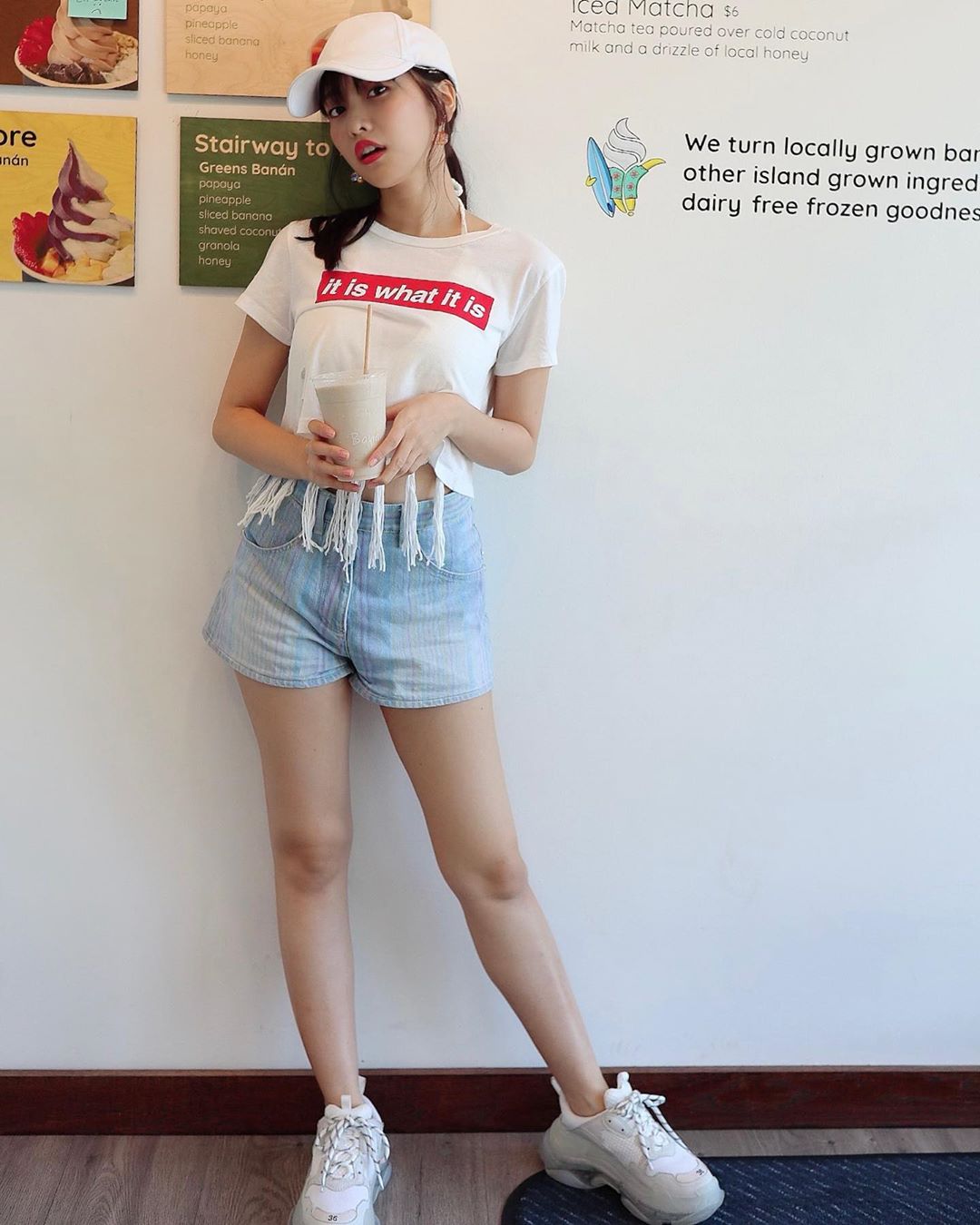佐野ひなこ teesofficial でtシャツと水着を現地で選びました 脱ぐと2 3枚目になります 水着が首のとこチラ見えしても 可愛いデザイン 私の痛恨のミ Moe Zine 佐野ひなこ teesofficial でtシャツと水着を現地で選びました 脱ぐと2 3枚目になります 水着が首のとこチラ見えしても 可愛いデザイン 私の痛恨のミ Moe Zine