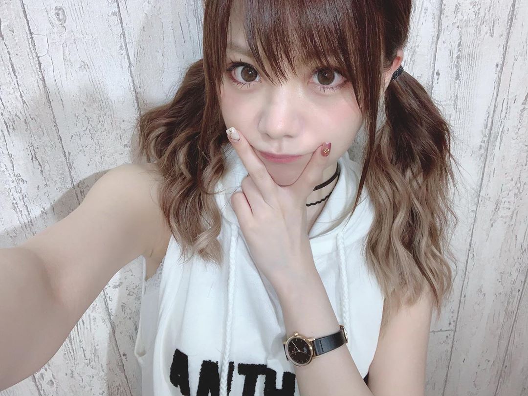 田中れいな そーいえばこの間美容院行って髪の毛キレイにして頂きました エクステも足して 毛先金髪みたいなったよ 美容院 エクステ Moe Zine 田中れいな そーいえばこの間美容院行って髪の毛キレイにして頂きました エクステも足して 毛先金髪みたいなったよ 美容院 エクステ Moe Zine