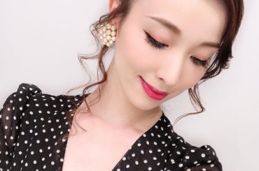 ひさびさにアップスタイルの﻿
ヘアアレンジしたよ﻿
﻿
くるりんぱと三つ編みだけの﻿
3分アレンジ♫﻿
髪の毛の引き出し方がうまくなると﻿
手がこんだアレンジに...
