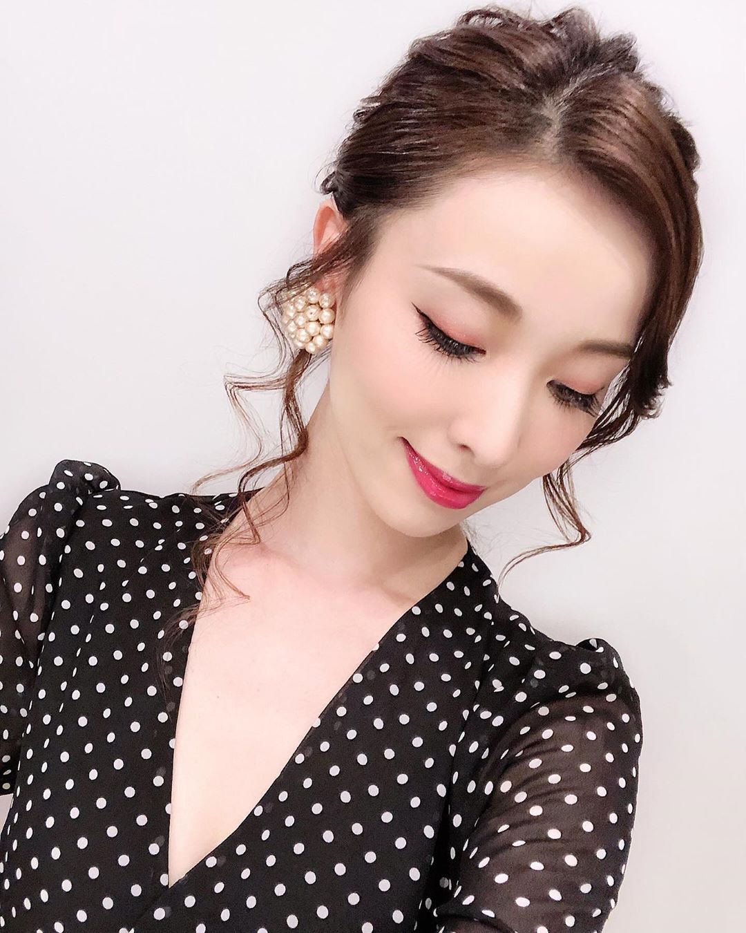 瀬戸早妃 ひさびさにアップスタイルの ヘアアレンジしたよ くるりんぱと三つ編みだけの 3分アレンジ 髪の毛の引き出し方がうまくなると 手がこんだアレンジに Moe Zine 瀬戸早妃 ひさびさにアップスタイルの ヘアアレンジしたよ くるりんぱと三つ編みだけの 3分アレンジ 髪の毛の引き出し方がうまくなると 手がこんだアレンジに Moe Zine