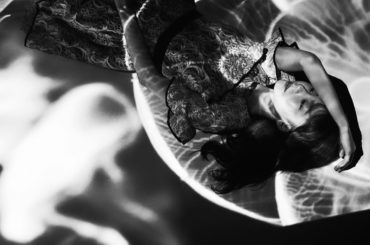 .
全国ツアーの映像用写真︎
たまにはモノクロもいいなぁ。
....