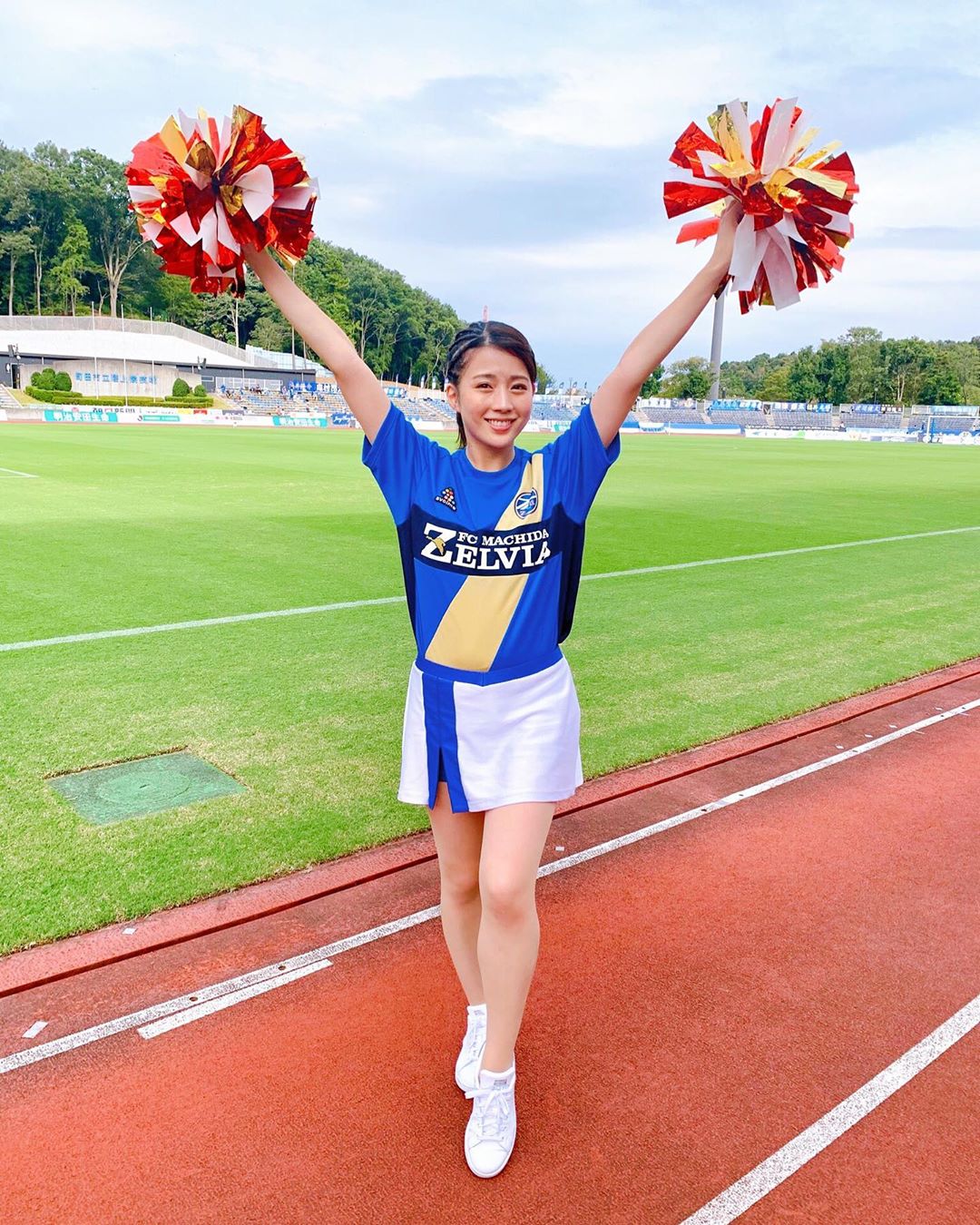 田中萌 サッカーのハーフタイムで 踊る経験ができるなんてー ありがとうございました 試合は引き分けでしたが 久しぶりにチアの気持ちを思い出しました この模 Moe Zine