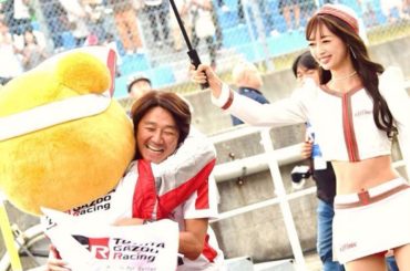 KONDORacing 3号車山下健太選手が見事優勝 近藤真彦監督の嬉しそうな表情と
くま吉のとのハグも素晴らしいです、、！ 本当におめでとうございます 4号車...