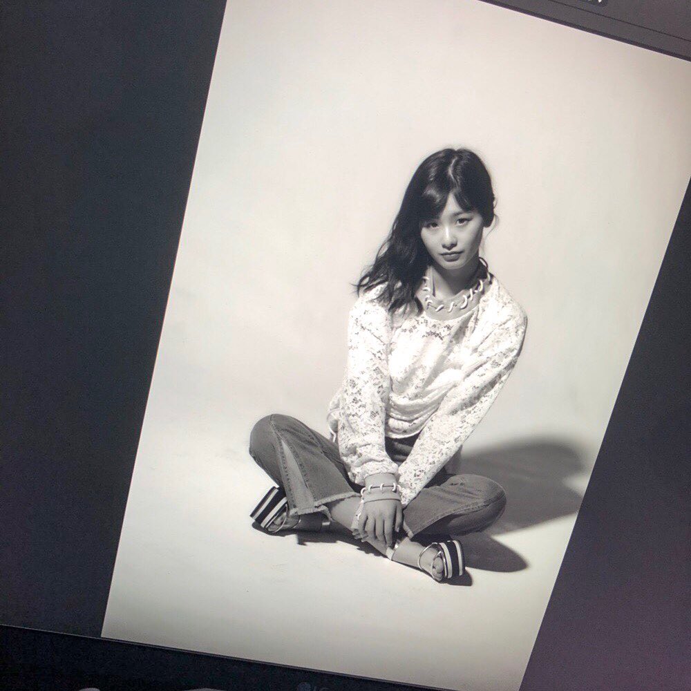 浅井七海 モノクロ 今日の投稿は珍しい白黒で かっこいい雰囲気の写真です これは 全国ツアー選抜の方で 後ろのモニターに映ってた写 Moe Zine 浅井七海 モノクロ 今日の投稿は珍しい白黒で かっこいい雰囲気の写真です これは 全国ツアー選抜の方で 後ろのモニターに映ってた写 Moe Zine