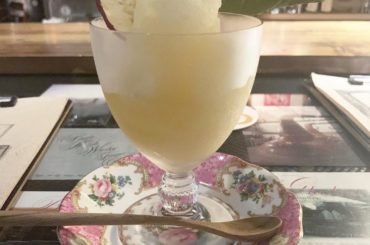 ．
母が飲んでいて、とっても美味しそうだったので、１０代の時いつかお酒が飲めるようになったら一番最初に頼もうと思っていた、フローズンストロベリーダイキリ
２０歳...