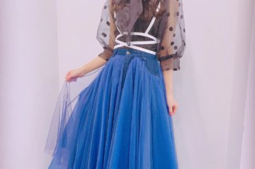 生誕祭1部衣装
全身ショット
黒のtopsに白のベルト素敵
スカートはla belle Etude
よく見るとデニムがミックスされてる可愛い
#fashion ...