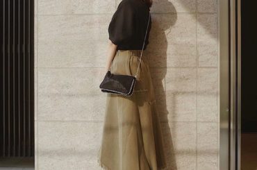 今日の私服です。
N WITH.のアシメフリンジスカートと
バルーンスリーブニットです︎ シンプルなのにオシャレに見える
デザインになっているので、
どんな場所...