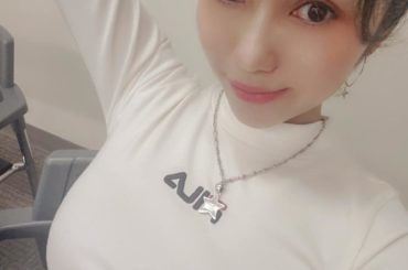 .
夏終わらないで~~
でも、秋は過ごしやすくて良い笑
여름 끝하지마~~
근데 가을은 지내기 편하니까 좋네~~ㅎㅎ
希望夏天不要结束。
但是秋的季心情很好...