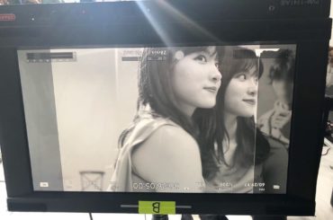 #akb48全国ツアー2019 
のモニターに使われてた映像のオフショット
これは撮影が始まる前の私。
どこ見て何にニヤニヤしているんだろうか…
#offsho...