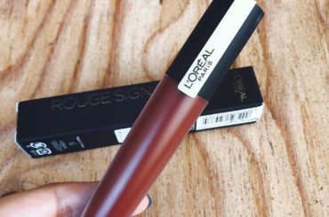 ロレアルパリ 
ルージュシグネチャー 216
.
色が可愛すぎて買ってしまった
ブラウンっていうよりボルドーかな
塗った感じすごく軽いし、塗ってからちょっと乾か...