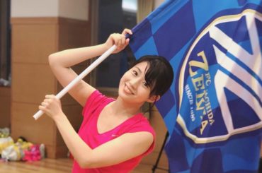 *
先日のチア練習
人生初のフラッグを持った

9/22(日)町田市立陸上競技場で行われる
#FC町田ゼルビア 対 #横浜FC 戦で
チアダンスを披露します
....