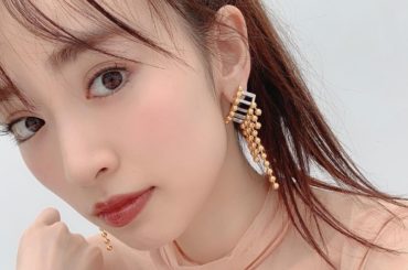 秋メイク
この感じが好きで、
ラインの長さは？シャドウのせ方は？
詳しく教えて教えて〜ってヘアメイクの高橋りほさんに質問沢山しました。笑 
良く知っているはずの...