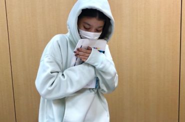 .
今日は一日
「ばばたび」のお仕事。
サインしたり写真選んだり
デザインチェックしたり。
そしてついに悩みに悩んで表紙を決めました。
11/17に発売記念イベ...