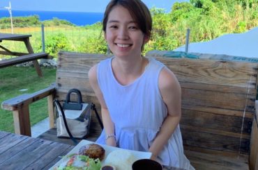 .
車で行ける島、古宇利島で
美味しいカフェを見つけました
「cafeフクルビ」
注文したのは、あぐー豚のハンバーグ。
肉汁たっぷりで
ソース付けなくても肉の甘...