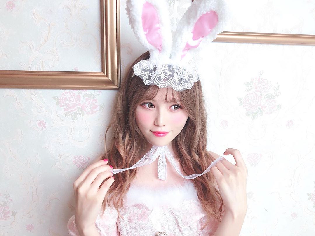 込山榛香 新しいプロフィール写真 皆さんから高評で嬉しい ハロウィン仕様です Swankiss Bodyline Halloween Moe Zine